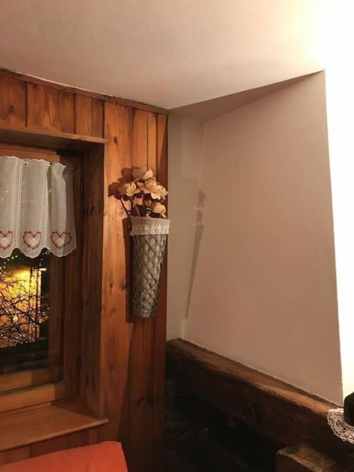 Kenne, A 200m Dagli Impianti Monterosaski Apartment